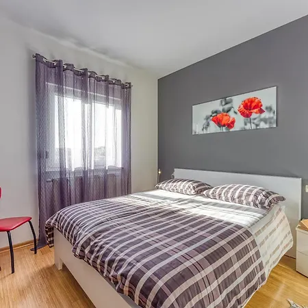 Dea - Three Bedroom 公寓 *