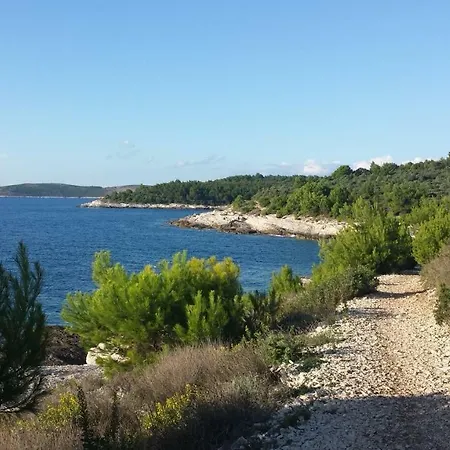 Dea - Three Bedroom Pula