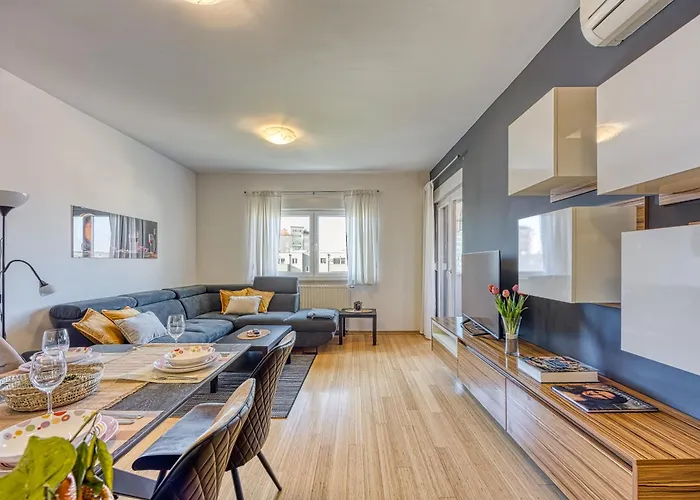 Апартаменты Dea - Three Bedroom *