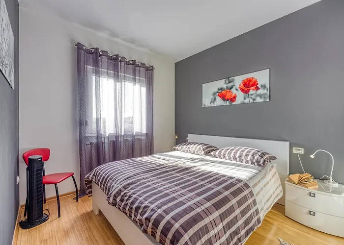 Dea - Three Bedroom Апартаменты *