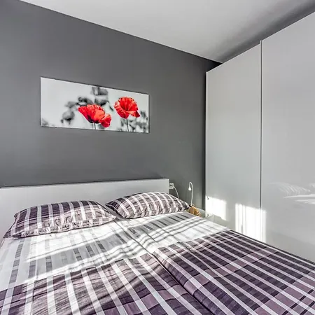 Dea - Three Bedroom *