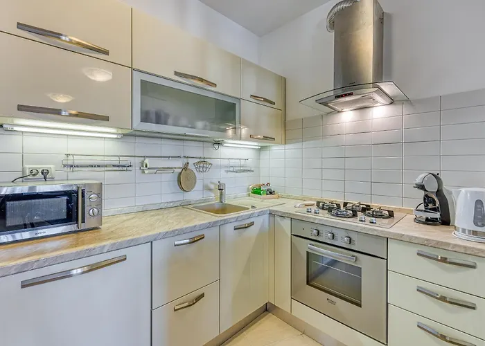 아파트 Dea - Three Bedroom 풀라